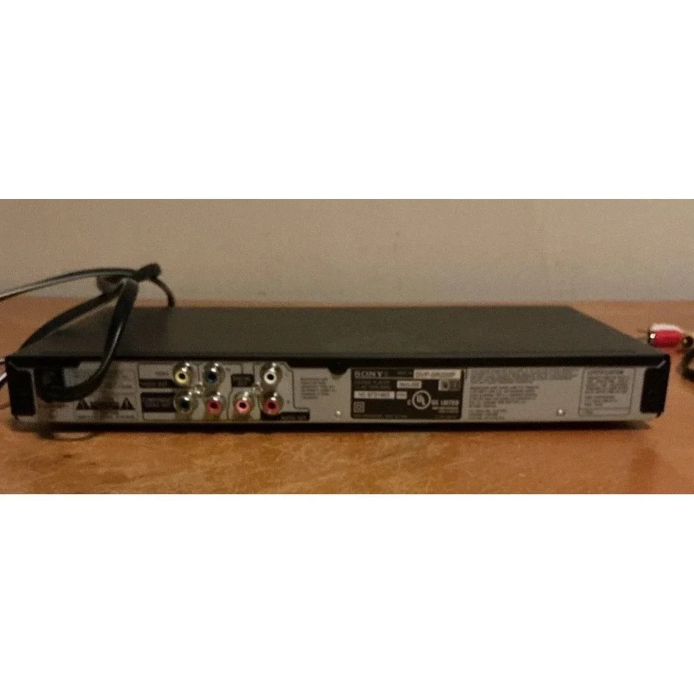Sony DVP-SR200P‎ CD/DVD Player No Remote With Audio Cables, No Tested